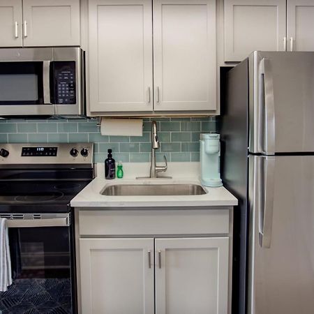 Oceanfront Escape Renovated Suite At Camelot เมอร์เทิลบีช ภายนอก รูปภาพ