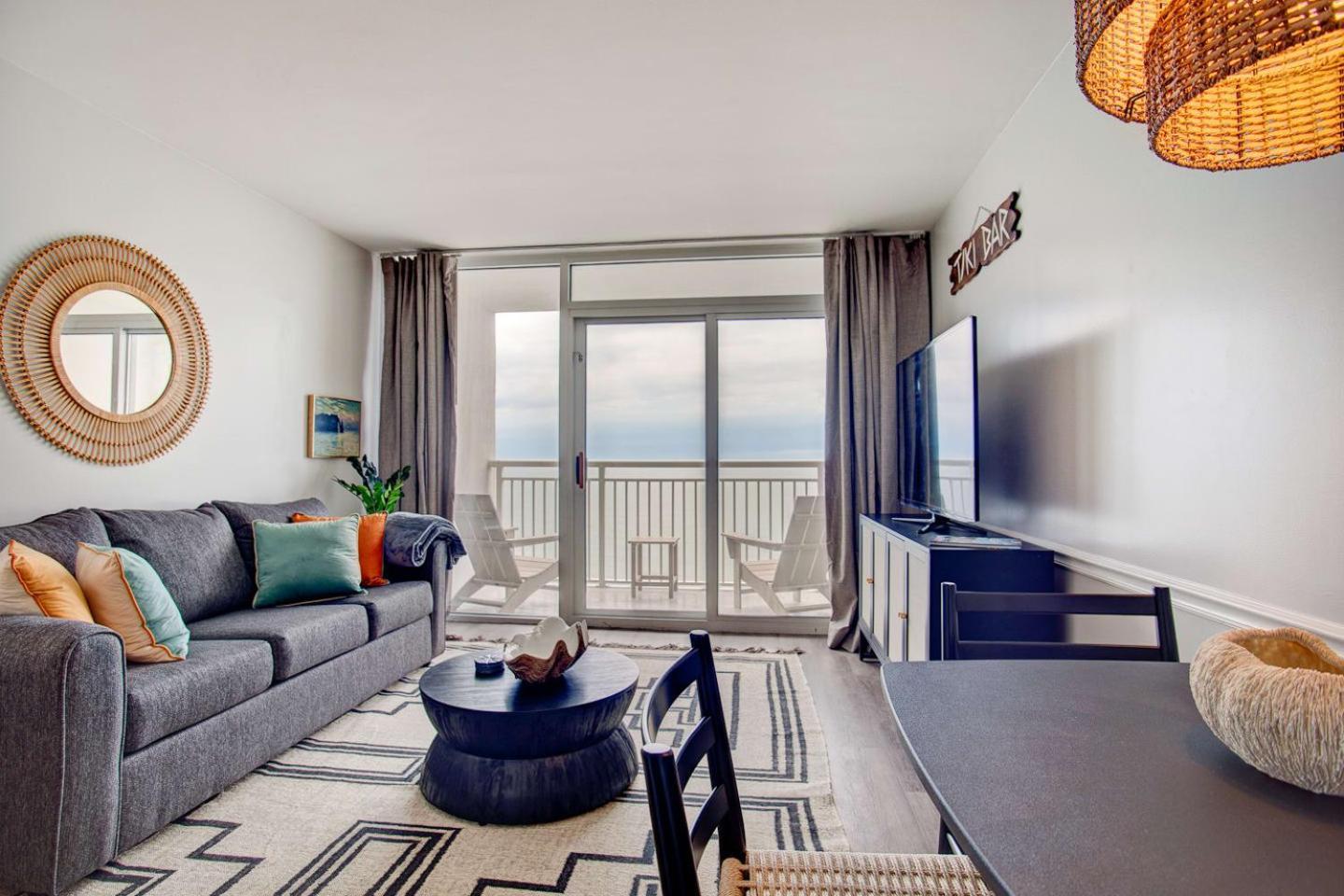 Oceanfront Escape Renovated Suite At Camelot เมอร์เทิลบีช ภายนอก รูปภาพ